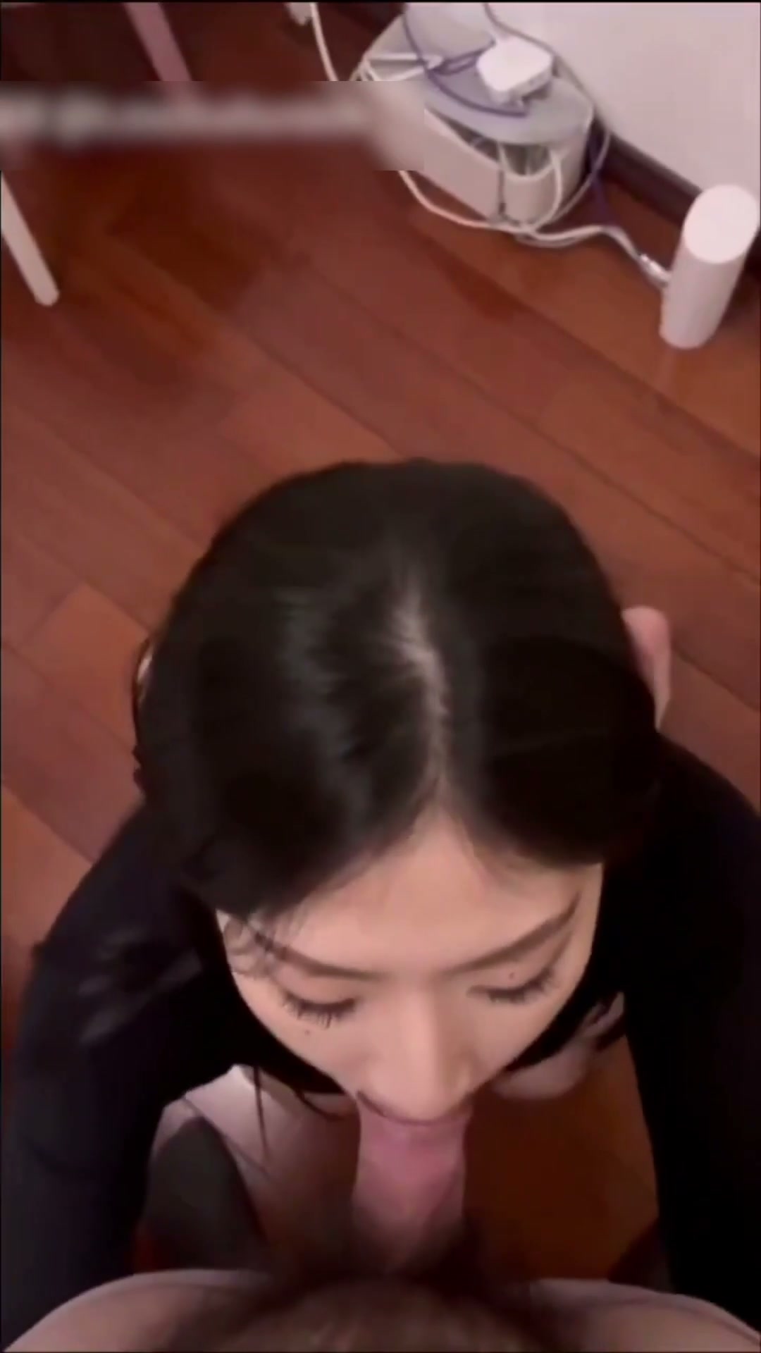 酒吧搭讪的00后辣妹，被前男友调教得十八般武艺样样精通，喝点酒猛插她就能解锁多次高潮 图片 2